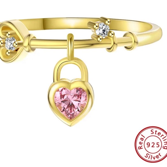 New key to my heart gold ring.. Sterling silver - Picture 5 of 6